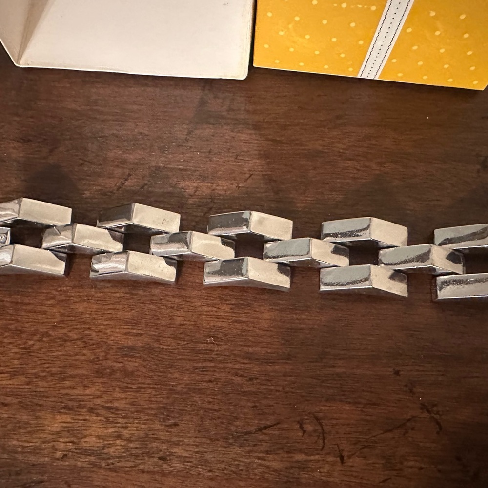 Stella & Dot silver toned clasp bracelet
